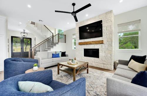 Spicewood House | Lakeshore Splendor