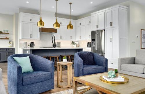 Spicewood House | Lakeshore Splendor