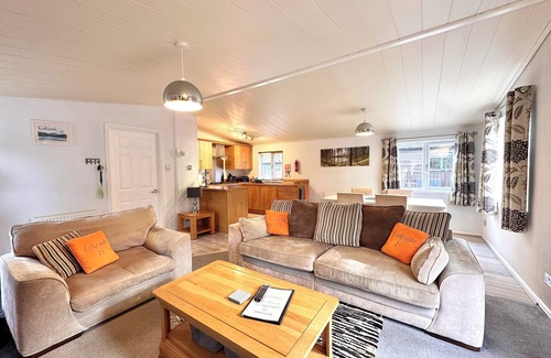 Troutbeck Bridge Cabin | Lakeside 15 – Stunning Lodge on White Cross Bay, Lake Windermere (No Pets)