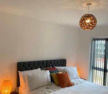 West Thurrock Apartment | Lakeside 2 BED LUXURY APARTMENT No PARTIES No EVENTS Early Check-in Late Check- Out Allowed