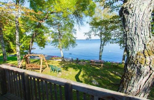 Ray House | Lakeside 2 Bedroom Pelican Cabin On Kab