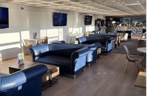 Paignton Resort | Lakeside-3 Bedrrom-Pet Friendly Premium Van