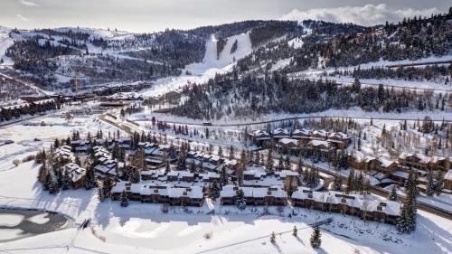 Deer Valley House | Lakeside Cabin 1687 home