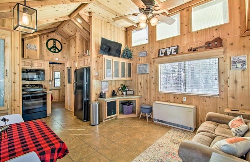 Pinetop-Lakeside House | Lakeside Cabin with Fire Pit about 4 Mi to Show Low Lake