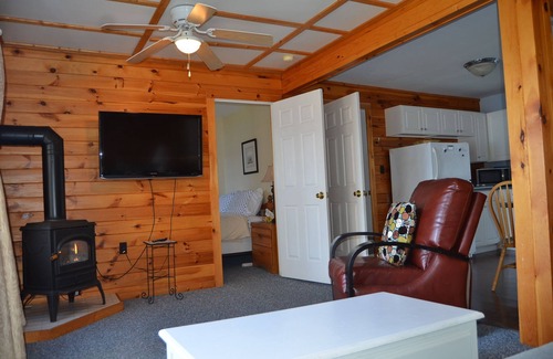 Lake George Cottage | Lakeside Cottage on Lake George