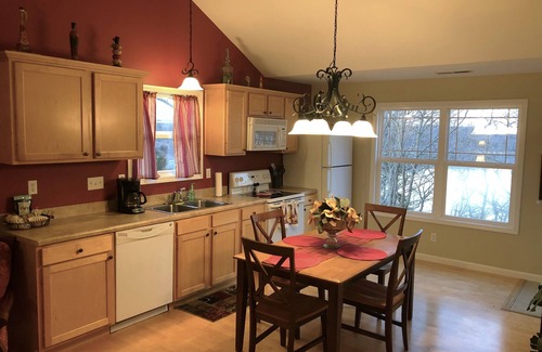 Taylorsville Cottage | Lakeside Cottage - upgraded hot tub! - near KY Bourbon Trail