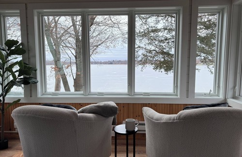 Center City Cabin | Lakeside Escape: Cozy Cabin, 1 Hr from City!
