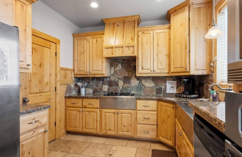 Garden City Cabin | Lakeside Haven, a cozy and relaxing home that sleeps 24 with pool/hottub access!