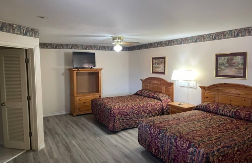 Mathis Hotel | Lakeside Inn & Suites by OYO Mathis I 37