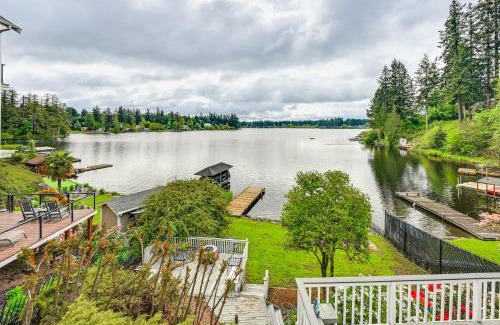 Lacey House | Lakeside Lacey Gem with Sauna and Private Dock