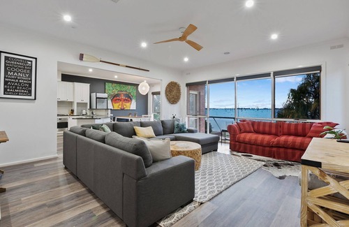 Yarrawonga House | Lakeside Landing waterfront property with Jetty.
