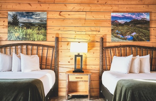 Pinedale Hotel | Lakeside Lodge Resort & Marina