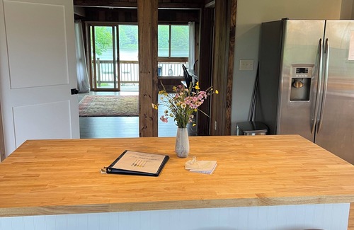 Granville Summit Cabin | Lakeside Lodge