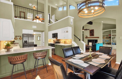 Bartonville Other | Lakeside Lodge with Scenic Views & Outdoor Deck