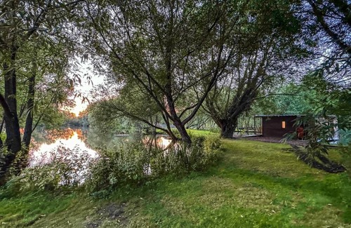 Dilton Marsh Ski Chalet | Lakeside Lodges (Pet)