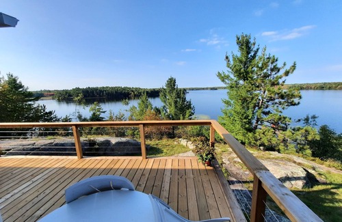 Nipissing Cottage | Lakeside Lookout on Fish Bay Lake Nipissing Ontario Canada, 3 bedroom cottage.