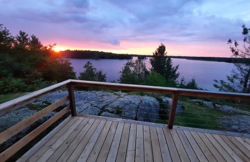 Nipissing Cottage | Lakeside Lookout on Fish Bay Lake Nipissing Ontario Canada, 3 bedroom cottage.
