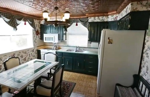 Ellenville House | Lakeside mountain house in the Catskills. Canoeing, fishing, hiking, campfires.