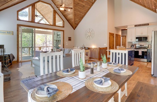 Ellijay Cottage | 'Lakeside Paradise' in Ellijay: Hot Tub, Fire Pit