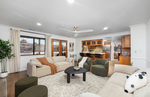 Victorville House | Lakeside Retreat Hot Tub, Fire Pit, 4BR/3BA