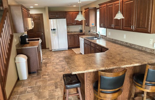 Ventura Cabin | Lakeside retreat on Clear Lake