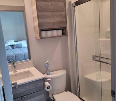 Vernon Apartment | Lakeside studio with pool