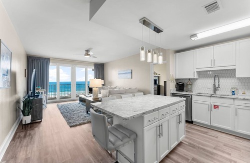 Panama City Beach Condo | Laketown Wharf 924 | Gulf Views to Wow! + Free Activities!