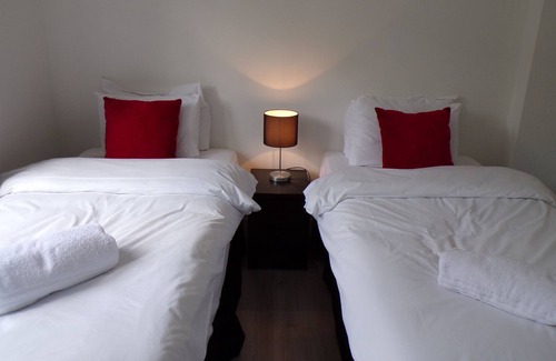 Southampton Apartment | Lakeview Apartments and Rooms