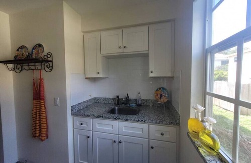 Crescent Lake Apartment | Lakeview Apt at Crescent Lake near downtown