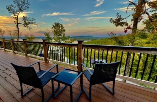 Sevierville House | Lakeview Cabin, Hot Tub, Game Rm