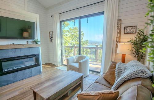 Sevierville House | Lakeview Cabin, Hot Tub, Game Rm