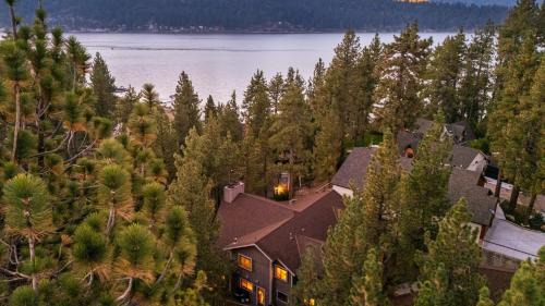 Boulder Bay House | Lakeview Cabin w Game Room Deck Near Ski Slopes Trails Sleeps 20 Waterview by AvantStay