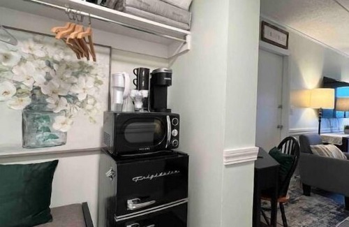 Weirs Beach Condo | Lakeview Comfy 2 Queen Bed Private Patio Pool Hot Tub Firepit AC Concerts Weirs!
