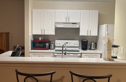 Carrollwood Condo | Lakeview Condo in Gated Community