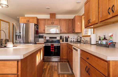 Georgetown House | Lakeview Getaway at Georgetown Lake