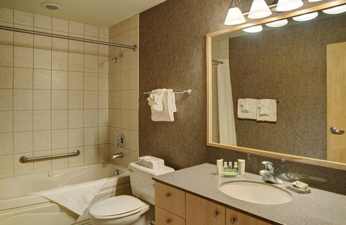 Gimli Hotel | Lakeview Gimli Resort & Conference