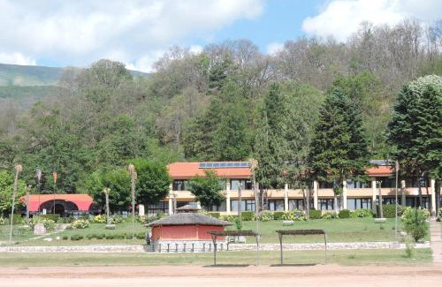 Otesevo Hotel | Lakeview Hotel and Resort