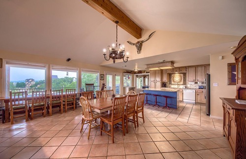 Canyon Lake House | Lakeview Livin' Large House-large house, large garages, large views!