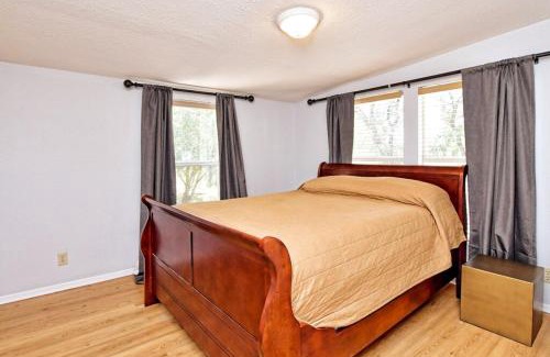 Pedernales Bend House | Lakeview Lodge