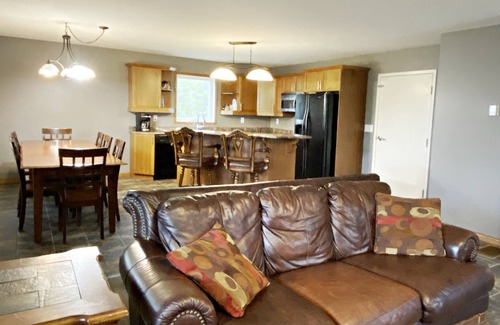 Manitoba Ski Chalet | Lakeview Luxury at "The Lookout"