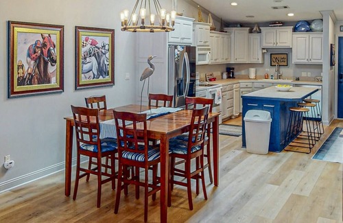 Lake Hamilton Apartment | Lakeview Luxury in Hot Springs