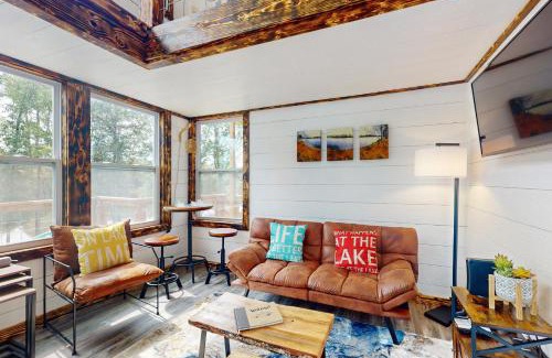 Cedar Bluff House | Lakeview Oasis