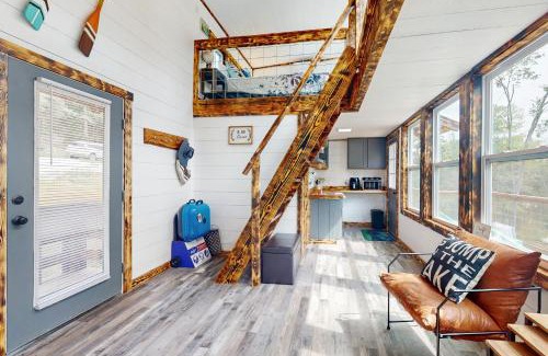 Cedar Bluff House | Lakeview Oasis