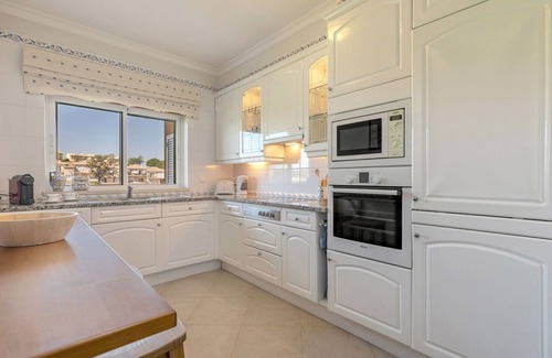 Atalaia Apartment | Lakeview Paradise by LovelyStay