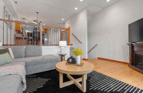 North Queen Anne House | LakeView Queen Anne 3BR Townhome