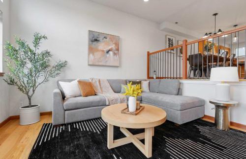 North Queen Anne House | LakeView Queen Anne 3BR Townhome