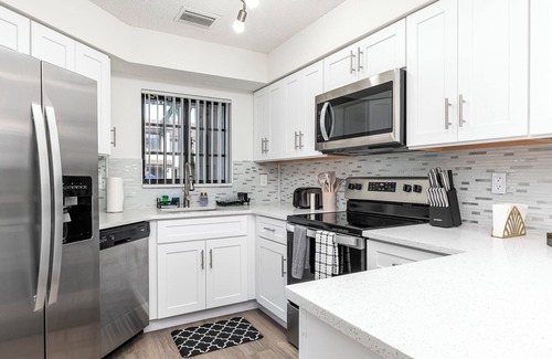 Delray Beach House | Lakeview Townhome Delray Beach in Gated Community