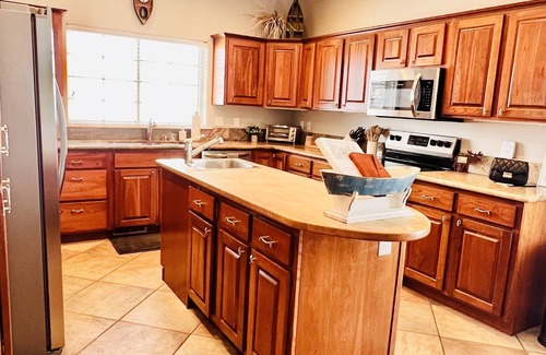 Pinetop-Lakeside House | ✨ LAKEVIEWS & BOATS INCLUDED: Gated, 1 acre, 4 BD, WIFI, Gameroom, 1 PM Check IN