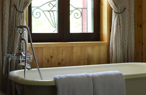 Kfardebian Cabin | Laklouk 1808 lodge by Hansa