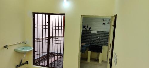 Tiruvannamalai House | Lakshmi Nivas,Home Stay,Hill Breeze